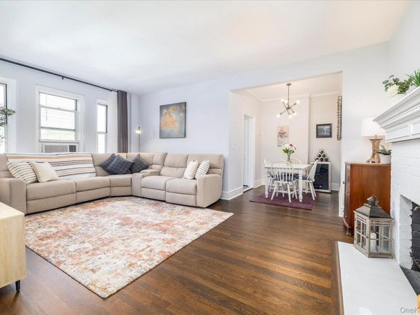 8 Barstow Road 4J, Great Neck NY 11021