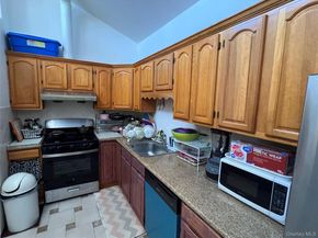 143-27 Roosevelt Avenue, Flushing NY 11354