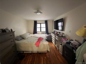 143-27 Roosevelt Avenue, Flushing NY 11354