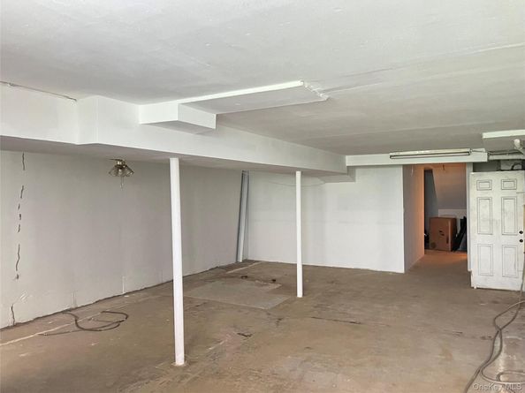 143-27 Roosevelt Avenue, Flushing NY 11354