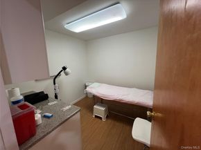 143-27 Roosevelt Avenue, Flushing NY 11354