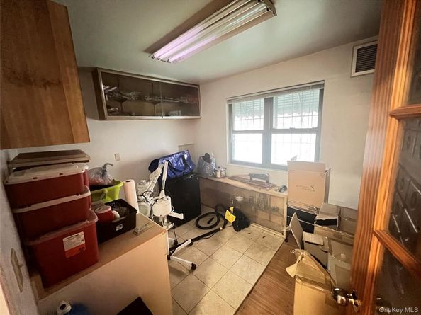 143-27 Roosevelt Avenue, Flushing NY 11354