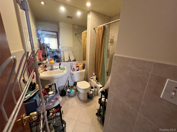143-27 Roosevelt Avenue, Flushing NY 11354