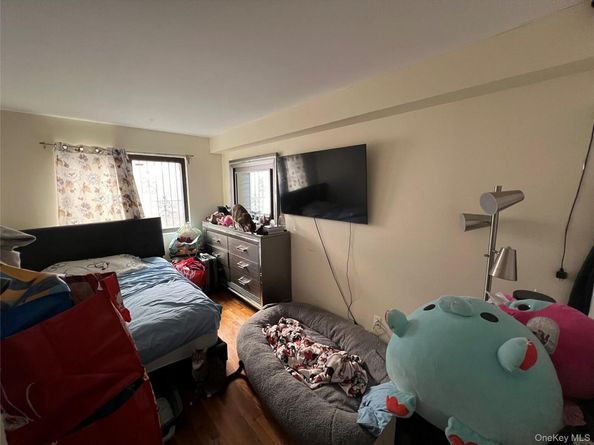 143-27 Roosevelt Avenue, Flushing NY 11354