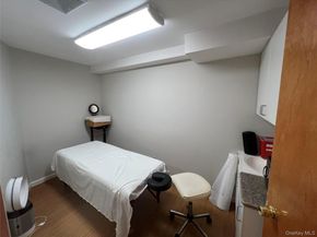 143-27 Roosevelt Avenue, Flushing NY 11354