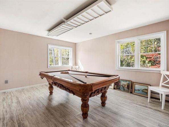 61 West Tiana Rd 24, Hampton Bays NY 11946