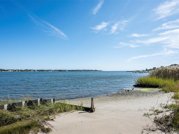61 West Tiana Rd 24, Hampton Bays NY 11946