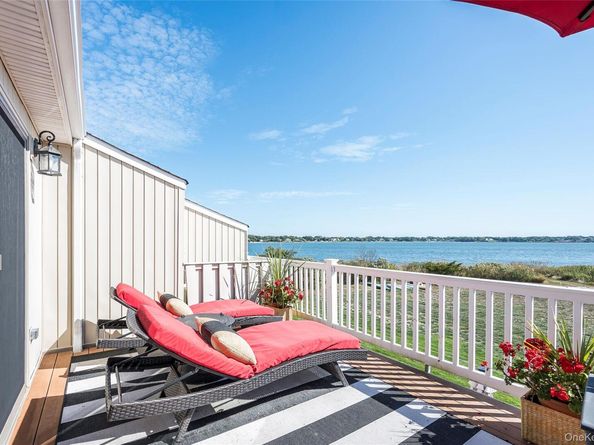 61 West Tiana Rd 24, Hampton Bays NY 11946