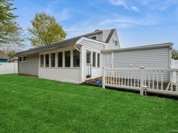 44 Shotgun Lane, Levittown NY 11756