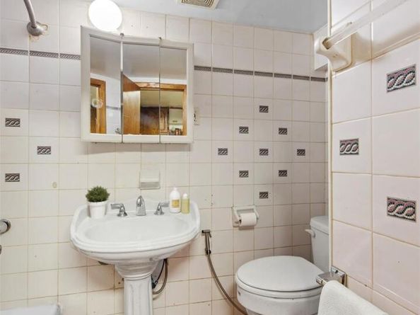 3057 14th Street, Astoria NY 11102