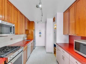 2500 Johnson Avenue 15P, Bronx NY 10463