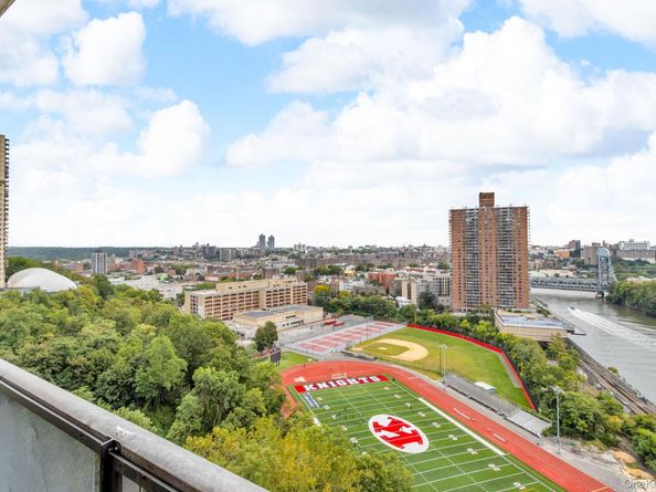 2500 Johnson Avenue 15P, Bronx NY 10463