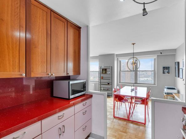 2500 Johnson Avenue 15P, Bronx NY 10463