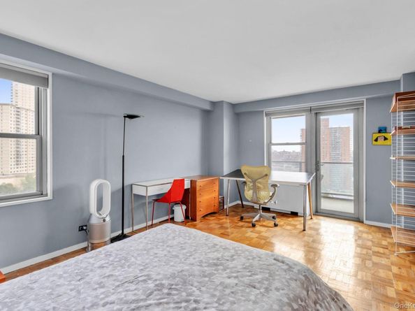 2500 Johnson Avenue 15P, Bronx NY 10463