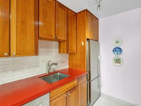 2500 Johnson Avenue 15P, Bronx NY 10463