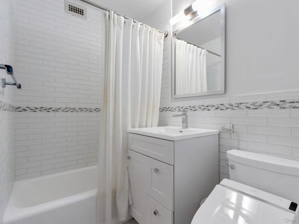 2500 Johnson Avenue 15P, Bronx NY 10463