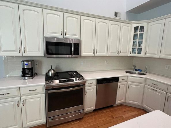 37 Halley Lane, Miller Place NY 11764