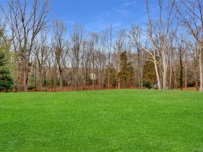 14 Chatham Place, Dix Hills NY 11746