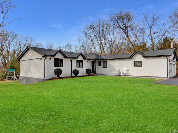14 Chatham Place, Dix Hills NY 11746