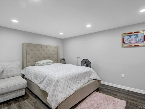 14 Chatham Place, Dix Hills NY 11746