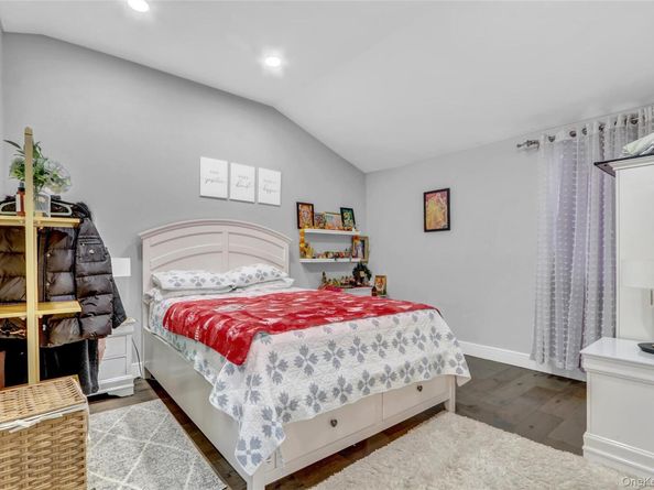 14 Chatham Place, Dix Hills NY 11746