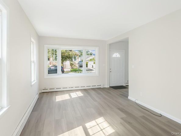 1887 Bryant Place, Baldwin NY 11510