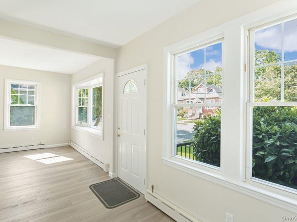 1887 Bryant Place, Baldwin NY 11510
