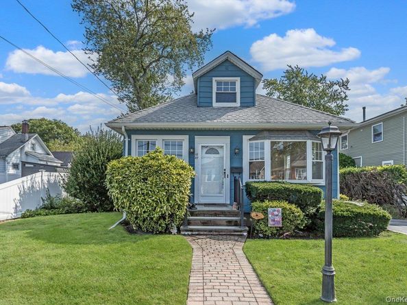 1887 Bryant Place, Baldwin NY 11510
