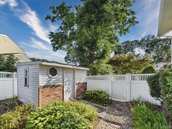 5 Gristmill Drive, Kings Park NY 11754