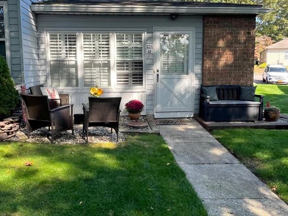424 Woodbridge Drive D, Ridge NY 11961