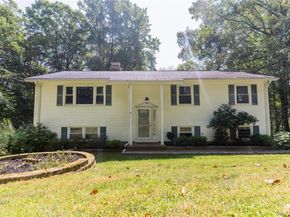 1159 Winding Court, Mohegan Lake NY 10547