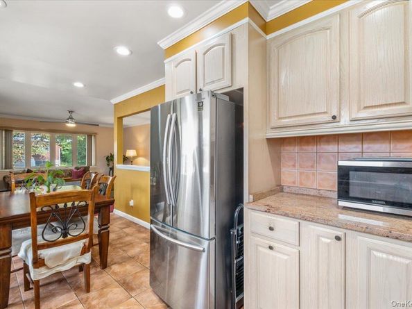 548 S 9th Avenue, Mount Vernon NY 10550