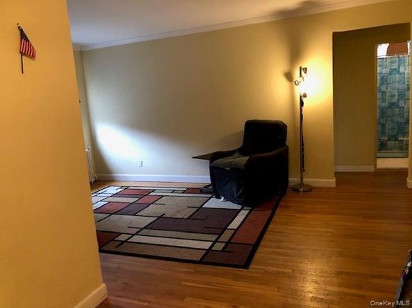 47-22 216 Street 3 D, Bayside NY 11361