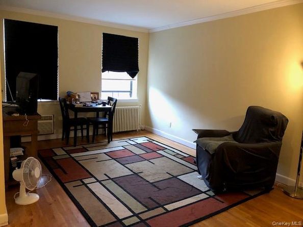 47-22 216 Street 3 D, Bayside NY 11361