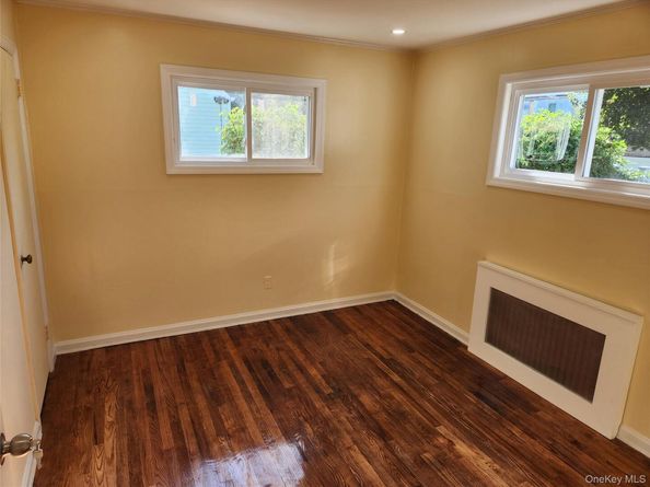 419 Coolidge Avenue, Rockville Centre NY 11570