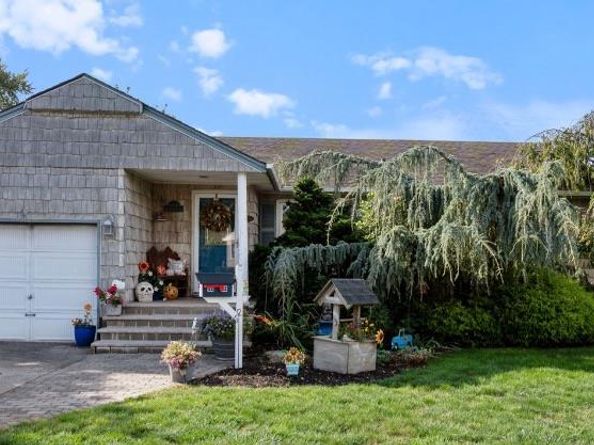 68 Thorne Avenue, North Massapequa NY 11758