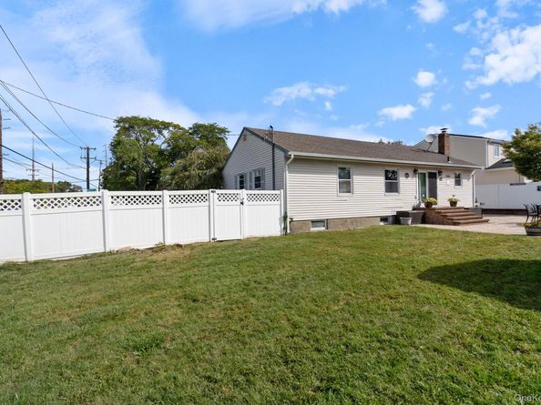 68 Thorne Avenue, North Massapequa NY 11758