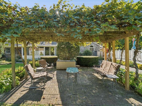9 Monte Lane, Center Moriches NY 11934