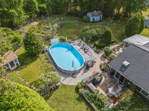 9 Monte Lane, Center Moriches NY 11934