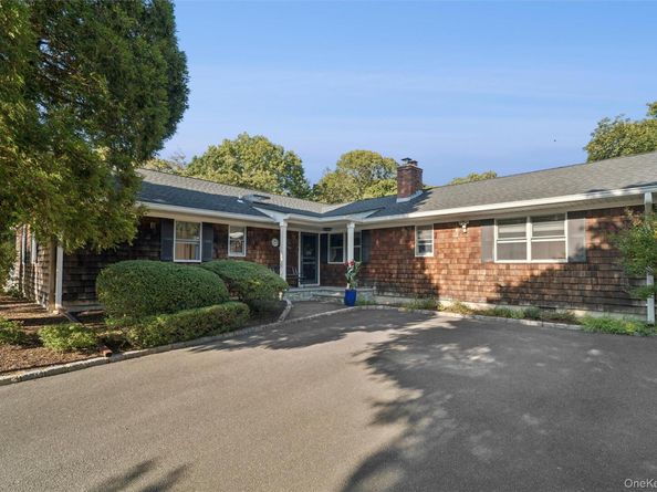 9 Monte Lane, Center Moriches NY 11934