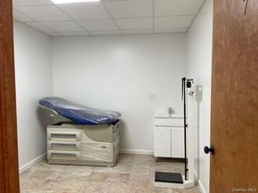 182-34 Hillside Avenue, Jamaica NY 11432
