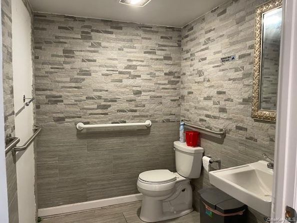 182-34 Hillside Avenue, Jamaica NY 11432