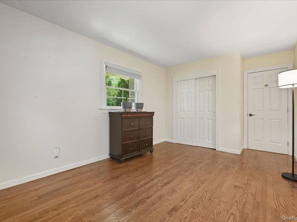 15 Centerport Road, Greenlawn NY 11740