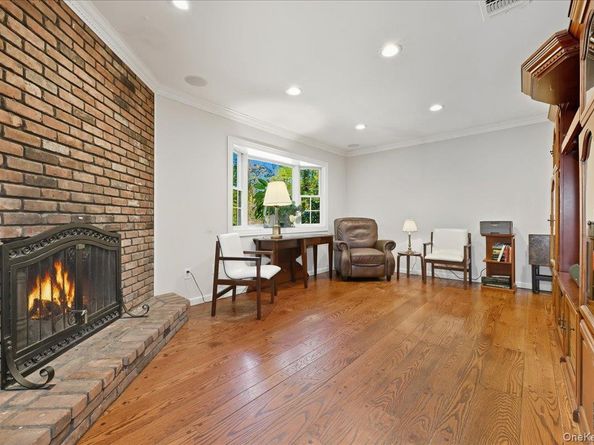 15 Centerport Road, Greenlawn NY 11740