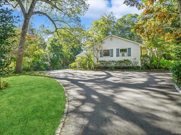 15 Centerport Road, Greenlawn NY 11740