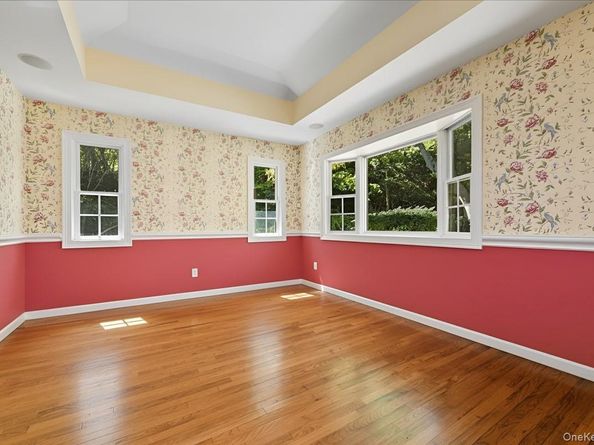 15 Centerport Road, Greenlawn NY 11740