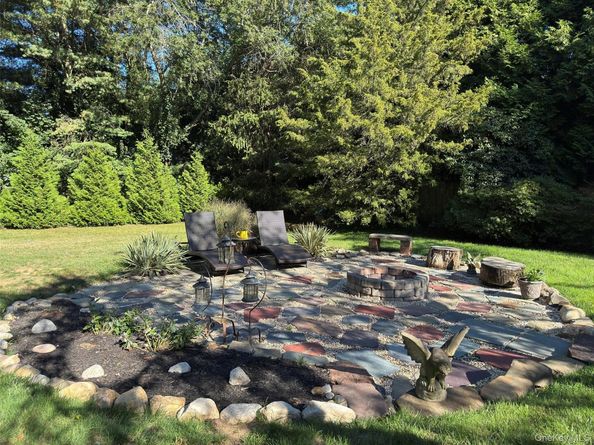 7 Kingston Road, Mount Sinai NY 11766