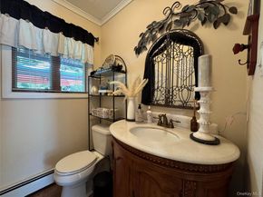 7 Kingston Road, Mount Sinai NY 11766