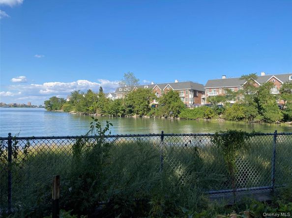120-19 Ketch Court 38, College Point NY 11356