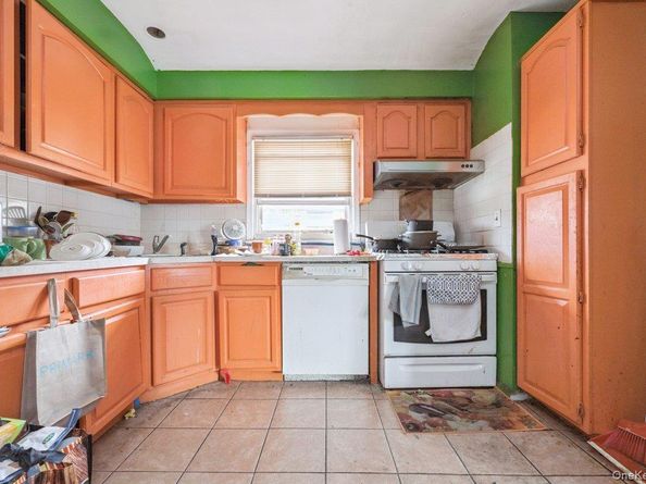 8948 Pontiac Street, Jamaica NY 11427